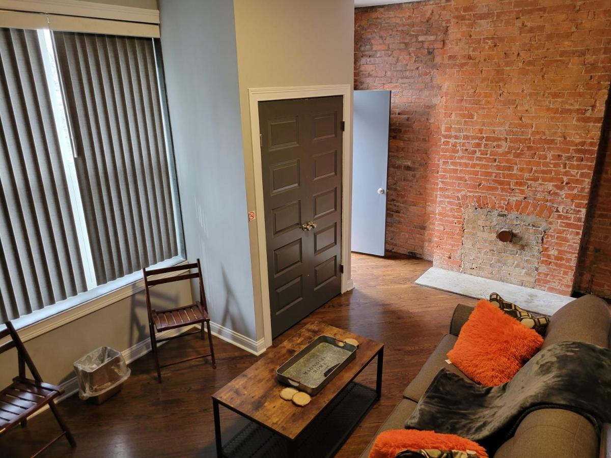 شقة Modern Rustic Split Level With Balcony سينسيناتي المظهر الخارجي الصورة